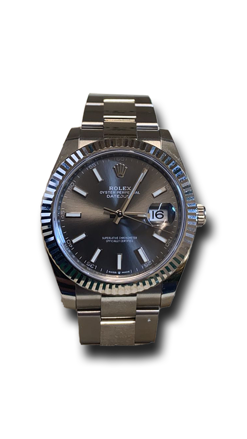 Montre de luxe haut de gamme avec cadran sombre, dotée d’un bracelet métallique poli. Horlogerie haut de gamme.