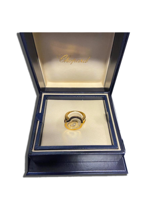 Bague en or jaune dans écrin